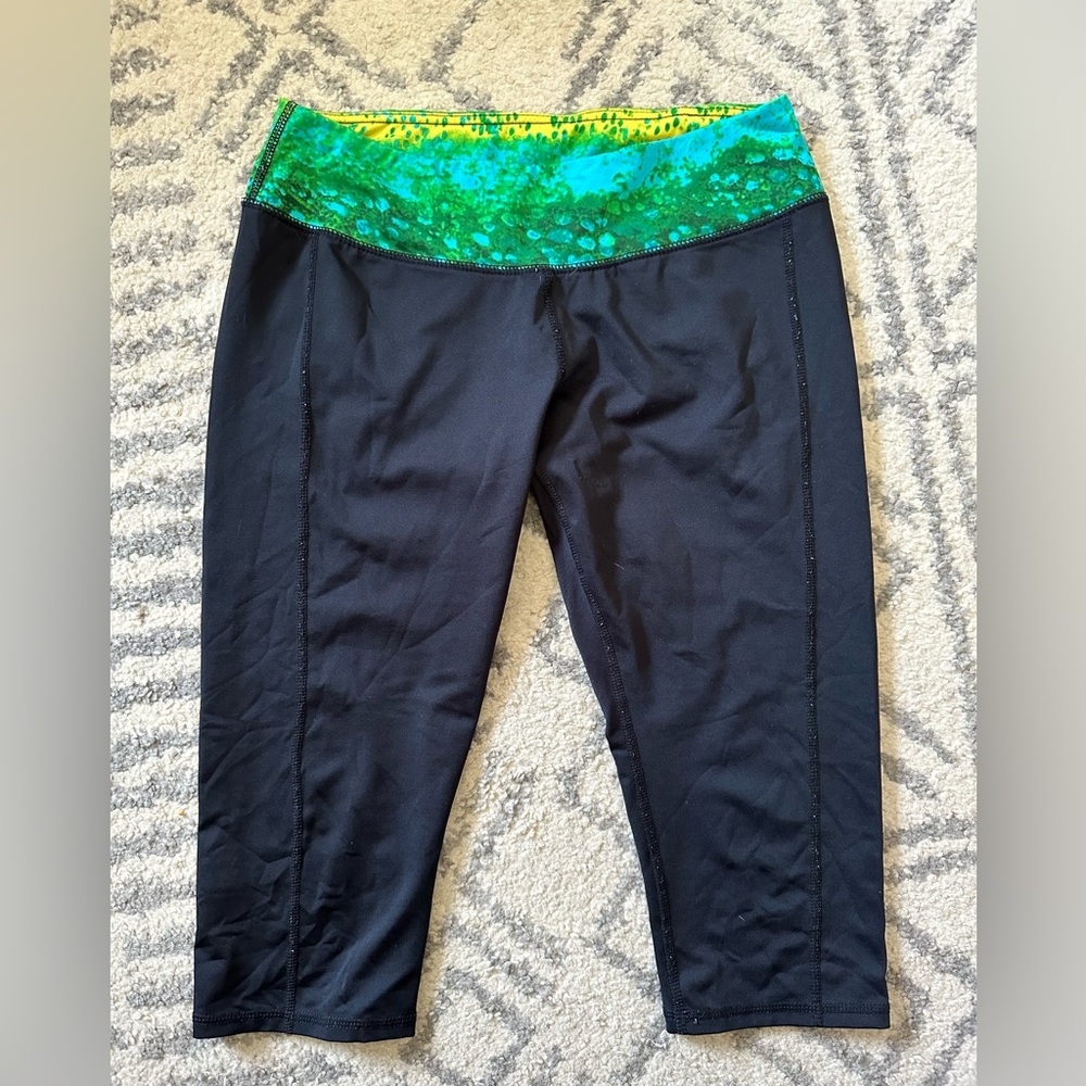 Women Guy Harvey yoga capri black pant size large